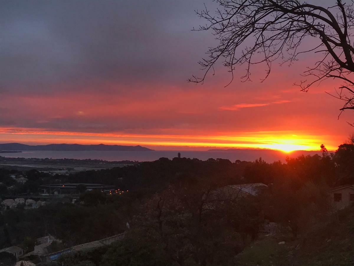 Bastide De La Joie De Vivre Hotel Hyeres Bagian luar foto
